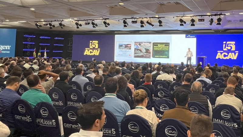Aviagen compartilha estratégias para o crescimento do setor avícola no Simpósio ACAV 2025 em Florianópolis